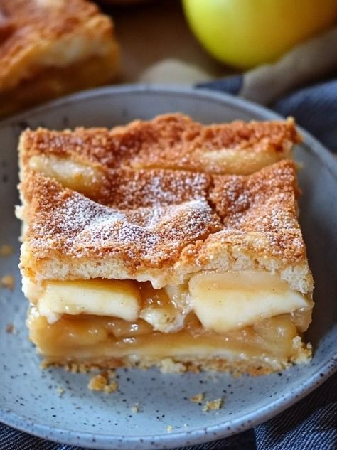 Apple Cheesecake Danish Bars, Apple Squares Recipe, Cheesecake Danish, Gumbo Recipe Sausage, Apple Cheesecake Bars, Sweet Potato Cheesecake, Homemade Apple Pie Filling, Apple Cheesecake, Low Carb Sweeteners