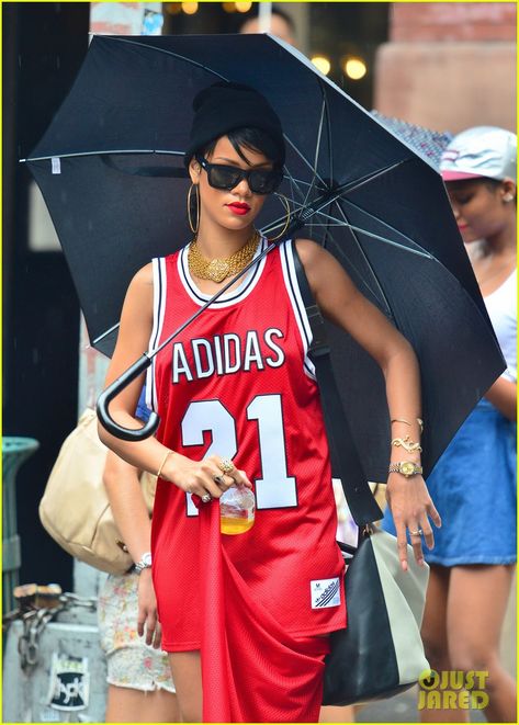 Jersey As A Dress, Basketball Jersey Dress, Rainy Nyc, Zelda Williams, Rainy Afternoon, Rihanna Photos, A Basketball, Stepping Out, Just Jared