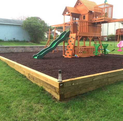 05 awesome small backyard playground landscaping ideas Playground Border, Playground Rubber Mulch, Playground Mulch, Playground Landscaping, Landing Zone, Backyard Playset, Kids Backyard Playground, Play Area Backyard, Landscaping Backyard