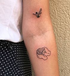 Party Tattoos, Poke Tattoo, Little Tattoos, Simplistic Tattoos, Small Tattoo, Skin Art, Piercing Tattoo, Mini Tattoos, Love Tattoos