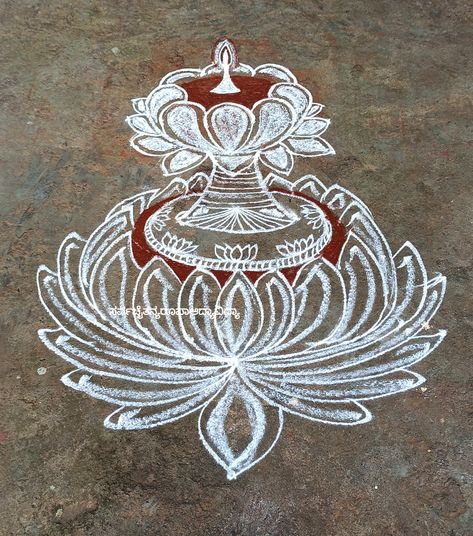 KAARTHIKA SOMAVAARA...🙏🙏🙏🙏 Lotus Alpana Design, Entrance Rangoli, Short Rangoli, Paint Rangoli, Lotus Kolam, Kolam Art, Simple Art Designs, Easy Rangoli Designs Videos, Very Easy Rangoli Designs