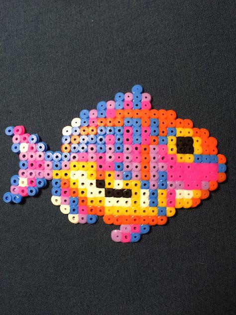 ❤️fish🐳🐬🐡🐟🐠 Perler Bead Patterns Fish, Fish Hama Beads, Perler Bead Fish, Melt Beads, Melt Beads Patterns, Hamma Beads Ideas, Easy Perler Beads Ideas, 3d Perler Bead, Fish Beads