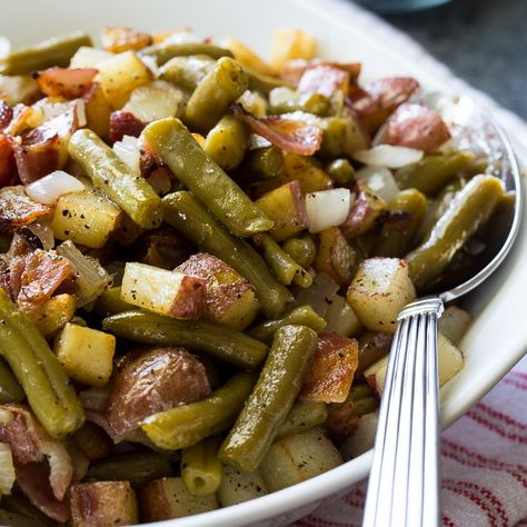 Country Ranch Green Beans and Potatoes have lots of crumbled bacon and ranch seasoning mixed in for a truly flavorful southern side. Pair this delicious veggie side dish with chicken, steak, or pork. Ranch Green Beans, Green Beans Potatoes, Potatoes With Bacon, Beans Potatoes, Beans And Potatoes, Steak Side Dishes, Country Ranch, Green Beans And Potatoes, Southern Kitchen