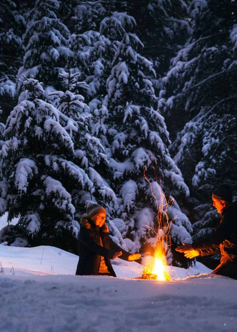 Winter campfire tips Campfire In Snow, Snow Campfire, Winter Campfire, Camping In Winter, Christmas Camping, Snow Camping, Life In Paradise, Rv Camping Tips, Camping Inspiration