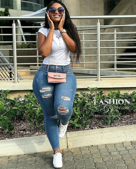 #fGSTYLE: Here Are 30 Fabulous & Simple Ways To Style Your Ripped Jeans | FashionGHANA.com: 100% African Fashion Slay Fits, Daily Aesthetic, Gym Inspo, Curvy Jeans, School Fits, African Beauty, Curvy Girl Outfits, Baddie Outfits, Fesyen Wanita