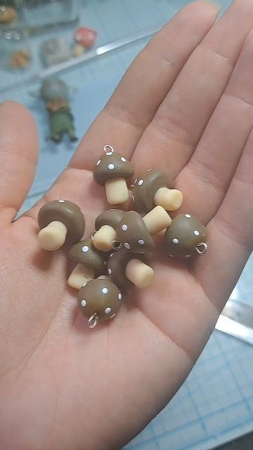 Candy | Polymer Clayerererer on Instagram: "I made a bunch of brown mushrooms for some jewelry projects and just as charms ✨️😊 As usual, I added translucent clay for a subtle satin look. On a side note, to all my friends celebrating Thanksgiving tomorrow, don't forget to prep that turkey! 🍽🍗 - - - - - #polymerclaycharms #process #fyp #fye #polymerclaytutorial #claytutorial #tutorial #arttutorial #clay #fimo #sculpey #papasclay #kawaiicharms #cutecharms #clayjewelry #handmadejewelry #mushrooms #cottagecore #asmr #arttherapy #polymerclay" Mushrooms Cottagecore, Translucent Clay, Friends Celebrating, Mushroom Crafts, Clay Figurines, To All My Friends, Brown Mushroom, Cute Polymer Clay, Clay Figurine