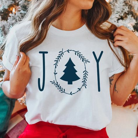 Fall Birthday Outfits, Pjs Aesthetic, Joy Tshirt, Christmas Outfit Ideas Casual, Aesthetic Christmas Outfits, Fall Birthday Outfit, Christmas Outfit Aesthetic, Christmas Outfit Casual, Tree Tshirt