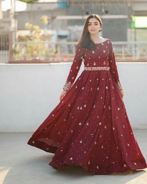 Fancy Maxi Designs Pakistani, Maxi Designs For Wedding Pakistani, Maxi Design, Pakistani Party Wear, Bridal Dresses Pakistan, Chic Maxi Dresses, Pakistani Wedding Outfits, Stylish Short Dresses, Pakistani Fancy Dresses