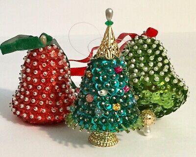 Vintage Handmade Ornaments, Sequin Ornaments Diy, Pushpin Ornaments, Push Pin Ornaments, Beads Christmas Ornaments, Sequin Christmas Ornaments, Pin Ornaments, Diy Sequin, Beads Ornaments