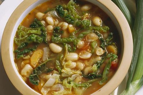 Ribollita (Bean soup with vegetables and bread) Timpano Recipe, Cooking The Best Steak, Kale Vegetable, White Bean Kale Soup, Risotto Milanese, Tortellini In Brodo, How To Make Risotto, Stanley Tucci, Kale Soup