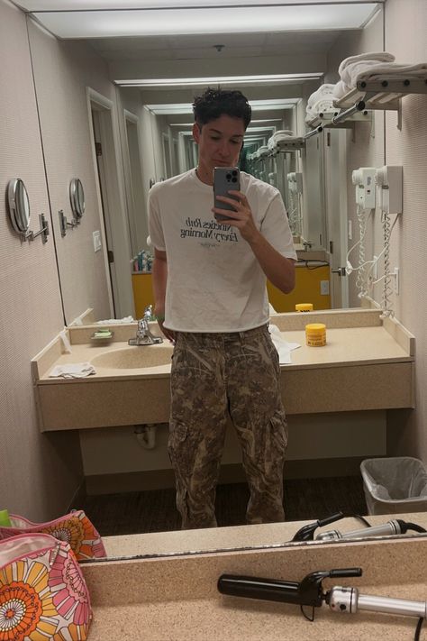 camo pants outfit Camo Pants Men Outfit, Camo Pants Outfit Men Streetwear, Camoflauge Pants Outfits, Camo Pants Outfit Men, Camoflauge Pants, Masc Style, Camo Pants Men, Camo Pants Outfit, Camo Outfit