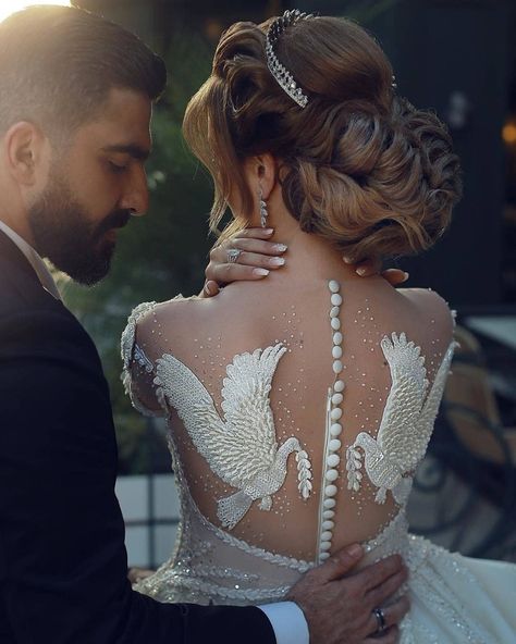 Bird Portrait Illusion Back with Covered Buttons #bride #gown #wedding #weddinggown #weddingdress #epic Tag Your Love, Wedding Dress Gallery, Country Wedding Dresses, Black Wedding Dresses, Backless Wedding Dress, Best Wedding Dresses, Bride Look, Insta Wedding, Mermaid Dresses