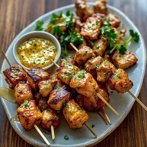 Butter Chicken Skewers, Cursed Cakes, Cowboy Butter, Vilamoura Portugal, Amazing Food Platters, Wooden Skewers, Chicken Skewer Recipe, Healthy Food Inspiration, Creole Recipes