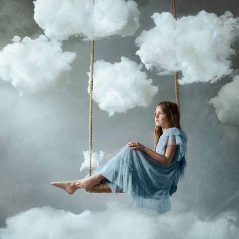 Cloud Photoshoot, Kindergarten Photography, Studio Background Ideas, Student Conference, Cloud Photo, Baby Photography Backdrop, Diy Photo Backdrop, Diy Clouds, Cloud Photos