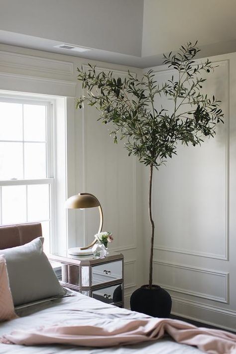 Potted plant in bedroom Floor To Ceiling Wainscoting, Wood Paneling Ceiling, Paneling Ceiling, Ceiling Wainscoting, Basement Wainscoting, Bedroom Wainscoting, Wainscoting Staircase, Wainscoting Living Room, Plant Interior