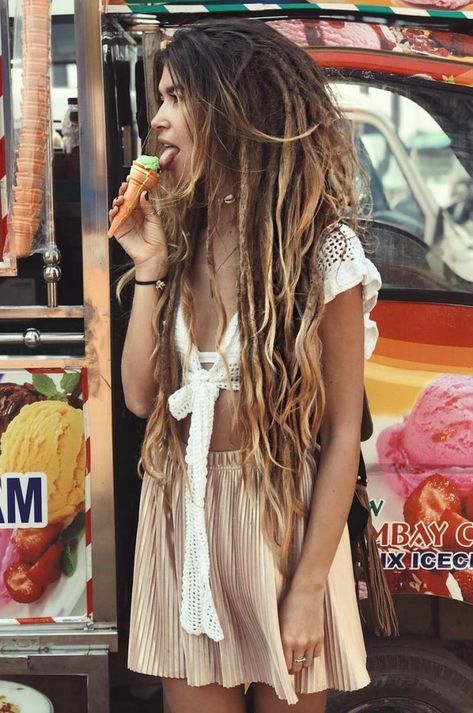 Half Head Of Dreads, Alisa Belochkina Dreads, Dreads Styles For White Women, Peekaboo Dreads, Dreads Underneath Hair, Half Head Dreads, Partial Dreads Placement, Alisa Belochkina, White Girl Dreads