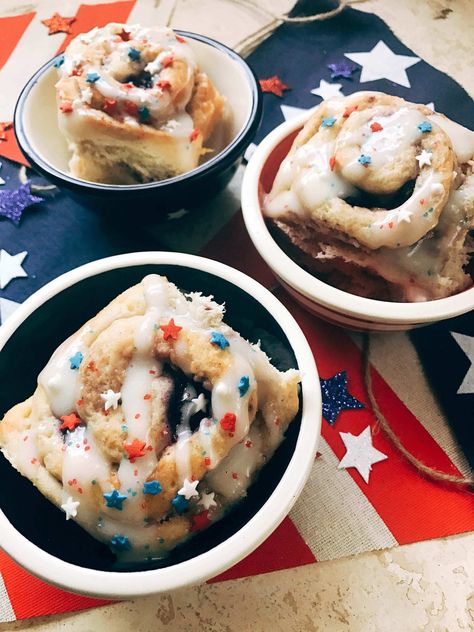 Patriotic Berry Sweet Rolls filled with mixed berries and cream cheese, perfect for summer and 4th of July! Make in advance for a quick breakfast. Berry Sweet Rolls, 4th July Food, Graduation Party Desserts, Sweet Roll Recipe, Fourth Of July Food, Sweet Rolls, Cinnamon Rolls Homemade, Cinnamon Rolls Recipe, Sweet Roll