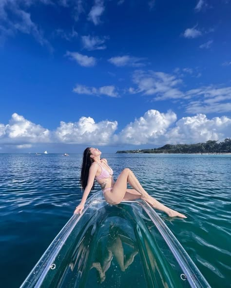 Kayak Poses Photo Ideas, Kayaking Photoshoot, Kayak Pose, Crystal Kayak Pose Ideas, Boracay Aesthetic, Kayak Pictures Ideas, Kayak Photo Ideas, Kayak Pictures Ideas Instagram, Crystal Kayak Pose