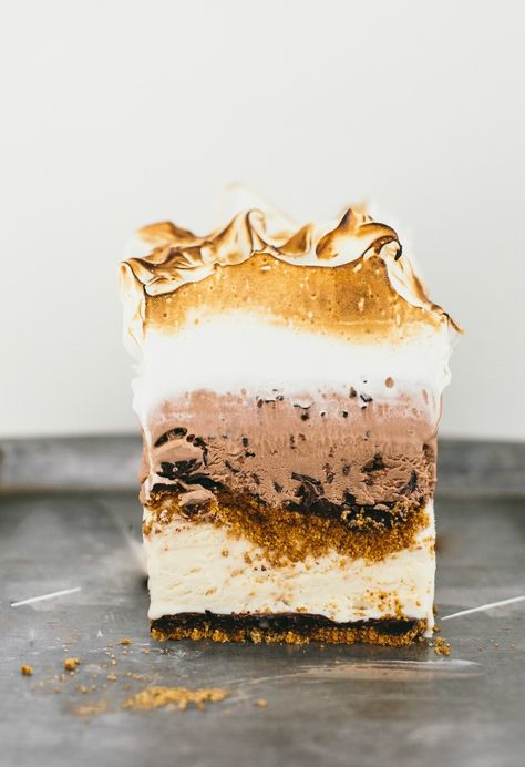 Smores Ice Cream Cake From The Vanilla Bean Blog Sarah Kieffer, Vanilla Bean Blog, Smores Ice Cream, Baking Book, Slow Cooker Desserts, No Churn Ice Cream, S'mores, Think Food, Piece Of Cake