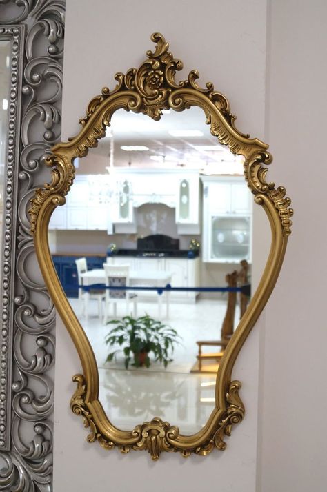 Fancy Mirrors Home Decor, Dresser In Living Room, Wall Mirror Decor, Fancy Mirrors, Gold Wall Mirror, Powder Bathroom, Baroque Mirror, Golden Mirror, Gold Mirror Wall