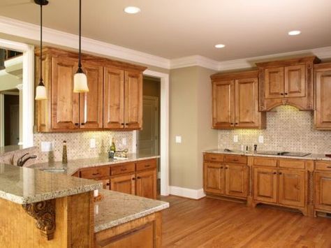 17 best ideas about Honey Oak Cabinets on Pinterest | Natural ... Top Kitchen Paint Colors, Tuscan Kitchen Design, Honey Oak Cabinets, Light Wood Cabinets, Oak Kitchen Cabinets, Kitchen Wall Colors, Tuscan Kitchen, Honey Oak, Kitchen Images