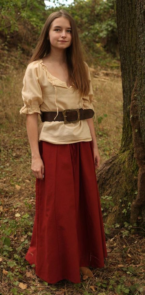 Medieval Blouse, short sleeves order online with larp-fashion.co.uk Fantasy Outfits Peasant, Female Larp Costume, Simple Rennaisance Costume, Medieval Villager Clothing, Medieval Modern Outfit, Medieval Outfit Aesthetic, Medieval Peasant Clothing, Modern Medieval Fashion, Medieval Peasant Woman