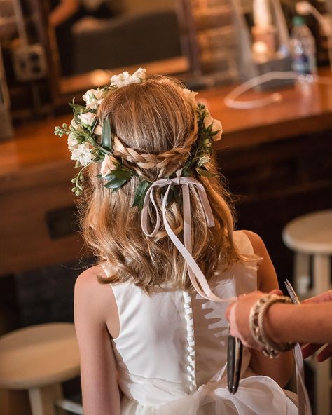 Flower Girl Hairstyles Flower Crown, Flower Crowns Flower Girl, Flower Crown Hairstyle Kids, Flowergirl Hairstyle For Toddler, Flower Girl Curly Hairstyles, Flower Girl Hair With Flower Crown, Flower Girl Flowers Ideas, Flower Girl Hairstyles With Flower Crown, Flower Girl Hairstyles Short Hair