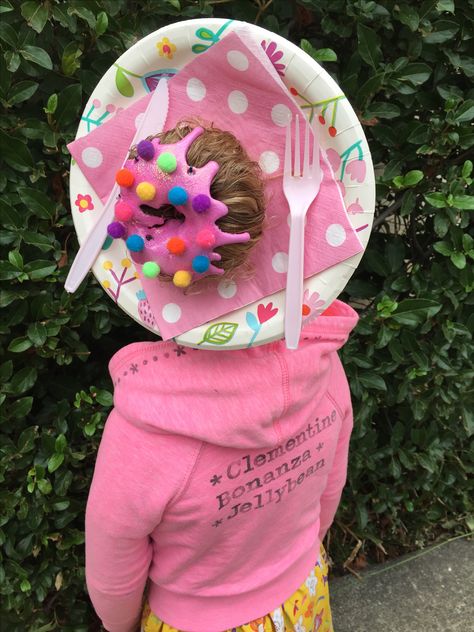 Crazy hair day. Spirit week. Donuts. Crazy Hair For Kids, Donut Bun Hairstyles, Crazy Hat Day, Girl Hair Dos, Hat Day, Hair Socks, Wacky Hair Days, Crazy Hats, Crazy Hair Day