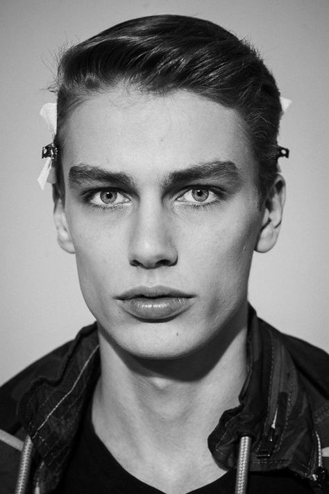 Marc Schulze, Black And White Photography Portraits, Bone Structure, Character Inspiration Male, Photography Portraits, Face Reference, Face Men, Face Light, Male Face