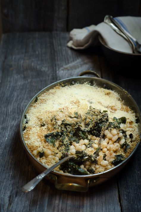 Small white beans and red kale come together in a simple, easy-to-make gratin seasoned with extra virgin olive oil, garlic and red pepper flakes. Kale Gratin, Kale White Bean, White Bean And Kale, Red Kale, Cook Vegetables, Olive Oil Garlic, Eat Seasonal, Kitchen White, White Bean