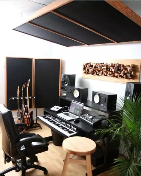 Diy Home Studio, Studio In Casa, Film Composer, Home Studio Desk, Home Recording Studio Setup, Recording Studio Setup, Home Music Rooms, Home Studio Ideas, Teknologi Gadget