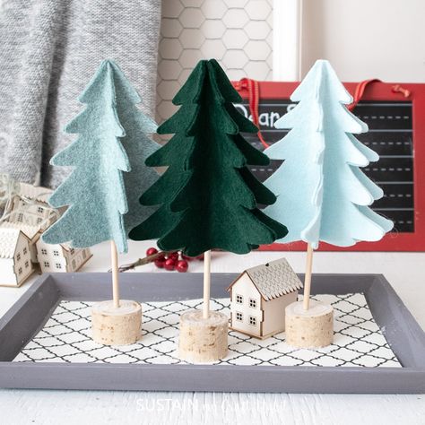 Make your own adorable 3D Christmas tree decor with felt and a few other supplies following this simple no-sew pattern. #sustainmycrafthabit Holiday Decor Ideas, 3d Christmas Tree, Crafty Christmas, Felt Tree, Christmas Tree Crafts, Felt Christmas Tree, Xmas Diy, Easy Christmas Crafts, Christmas Tree Pattern