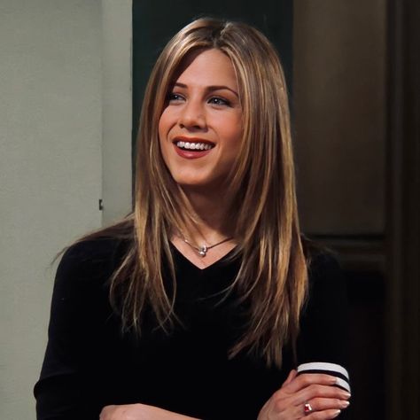 Jeniffer Aniston 90s Haircut, 90s Jennifer Aniston Hair, Jennifer Anniston 90’s Hair, Jeniffer Aniston 90s, Rachel Aesthetic, Jennifer Aniston Haircut, Friends Wardrobe, Jennifer Ashton, Friends 90s