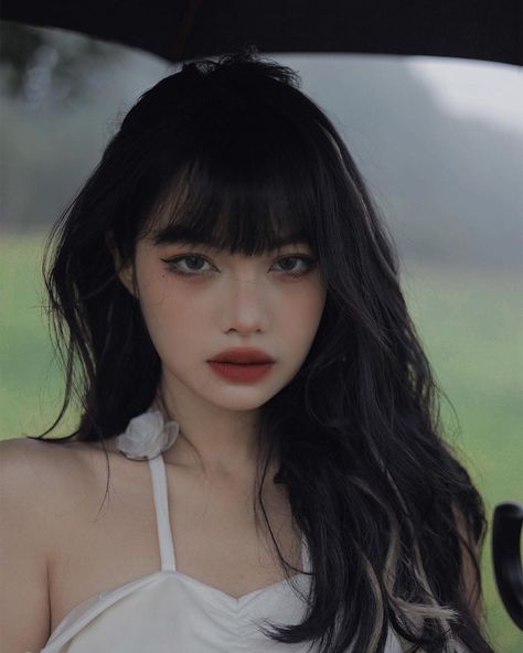 Wallpaper Doodle, Goddess Hairstyles, Kpop Group, Effortlessly Chic Outfits, Haircuts Straight Hair, Asian Hair, Hairstyles With Bangs, Korean Girl, Cute Hairstyles