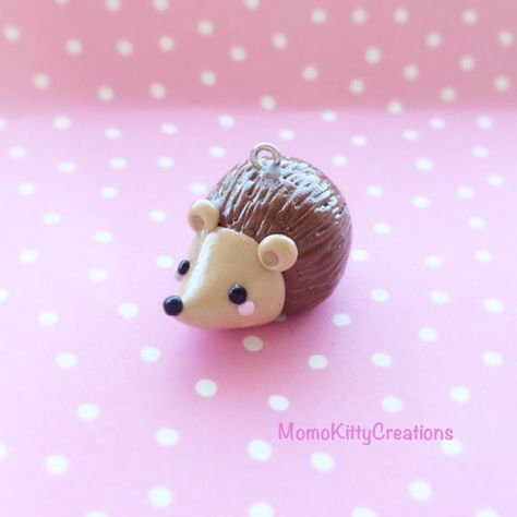 Hedgehog Clay Sculpture, Polymer Clay Hedgehog, Clay Hedgehog, Kawaii Hedgehog, Clay Diys, Fimo Ideas, Clay Birds, Clay Stuff, Cute Hedgehog