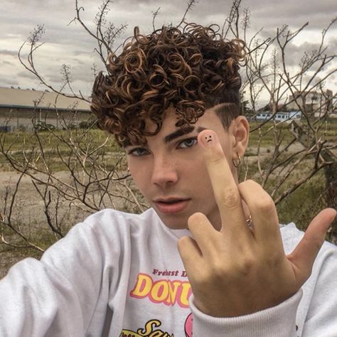 Baby Haircut, Hipster Haircut, Curly Hair Fade, Mens Haircuts Short Hair, Dyed Hair Men, Men Haircut Curly Hair, Men Hair Color, Cute Curly Hairstyles, Boys With Curly Hair