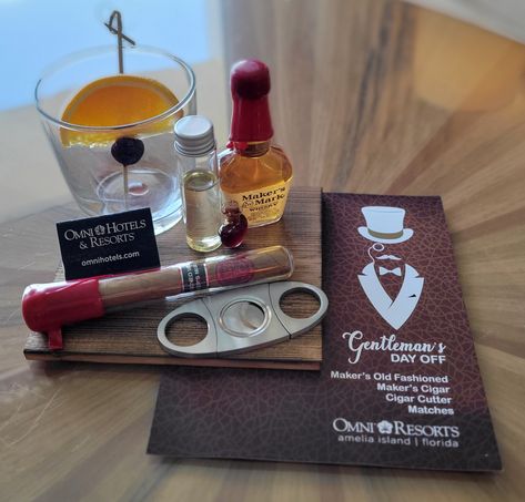 Luxury Hotel Amenities Welcome Gifts, Sustainable Hotel Amenities, Hotel Amenity Ideas, Luxury Hotel Amenities, Welcome Amenities Hotel Ideas, Hotel Amenities Ideas, Amenities Hotel Ideas, Guest Basket Ideas, Spa Amenities