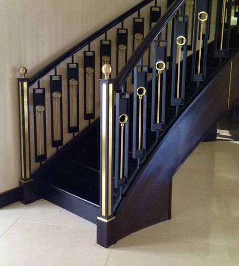 Indoor Railing, درج السلم, Steel Railing Design, Interior Stair Railing, Modern Stair Railing, Staircase Railing, Staircase Railing Design, Handrail Design, Staircase Handrail