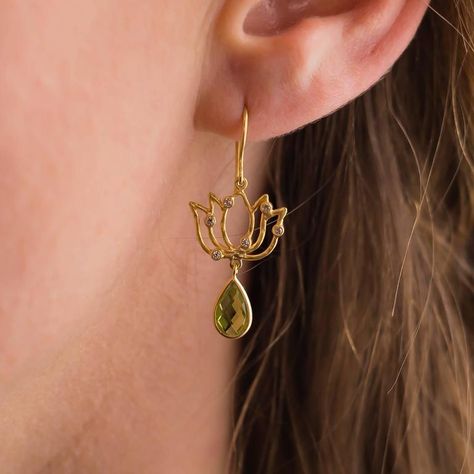 Lotus Earrings, Gold Lotus, Diamonds And Gold, Green Peridot, Ulzzang Fashion, Affordable Jewelry, Ear Jewelry, Earrings Gold, Pear Shaped