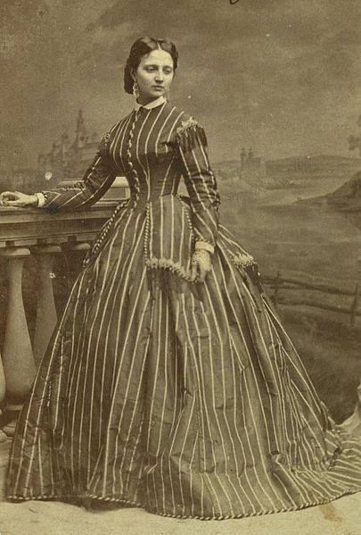 “Unidentified image, ca. 1865-66, possibly Russian. via eBay. ” 1860s Dresses, Victorian Photography, 19th Century Women, 1860 Fashion, 1800s Fashion, Dress History, Victorian Costume, 19th Century Fashion, Victorian Clothing