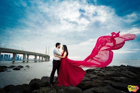 Gowns For Prewedding Shoot, Pre Wed Shoot Dresses, Couple Dress For Pre Wedding Shoot, Pre Wed Poses, Couple Prewedding Poses, Pre Wedding Shoot Outdoor, Outdoor Shoot Couple, Priweding Photos Outdoor, Pre Wedding Couple Poses Photography Indian