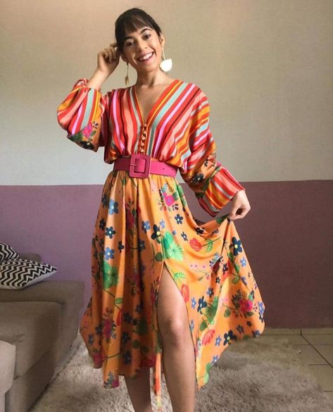 Bright Womens Fashion, Funky Prints Outfits, Mismatched Patterns Outfits, Bold Spring Outfits, Maximalist Clothing Style, Bright Feminine Outfits, Funky Womens Outfits, Eccentric Work Outfit, Eccentric Summer Outfits