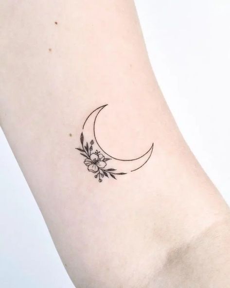 Moon Crescent Tattoo, Tattoo Crescent Moon, Moonflower Tattoo, Flower Moon Tattoo, Curly Hair Mousse, Half Moon Tattoo, Beach Outfit Ideas, Seashell Tattoos, Trio Halloween Costumes