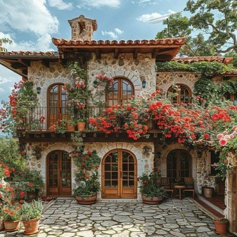 Hacienda Style Homes, Dream Life House, Spanish Style Homes, Hacienda Style, Dream House Rooms, Spanish House, Cute House, Dream House Interior, Dream House Exterior