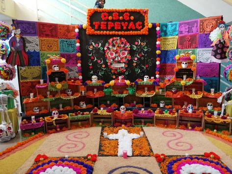 Ofrendas Ideas, Dia De Los Muertos Decorations Ideas, Door Decorations Classroom, Halloween Deco, Outdoor Halloween, Dia De Muertos, Day Of The Dead, The Dead, Door Decorations