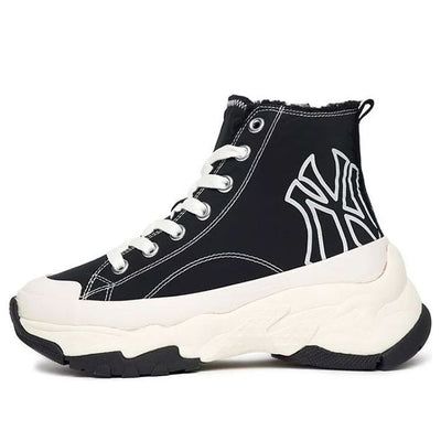 MLB Chunky High Padding Mono Yankees 'Black White' 3ASHU4216-50BKS Yankees Shoes, White Chunky Shoes, Mlb Shoes, Chunky Shoes, Tomboy Style Outfits, Shoes Store, Tomboy Fashion, Shoe Store, New York Yankees