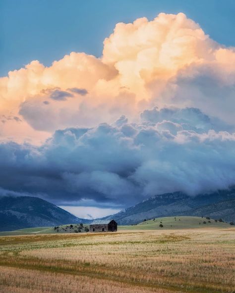 Kurtis Minster on Instagram: “Last night's sunset was one for the books. We expected nothing, but were met with wildflowers, rain and dramatic clouds in every direction.…” Landscape References, Dramatic Clouds, Artwork Inspiration, Nature Republic, Nature View, Nature Trail, Art Practice, Nature Girl, Art Club