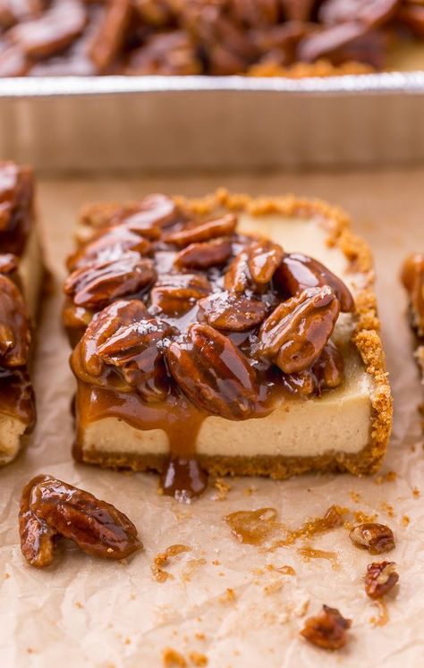 Easy Pecan Pie Cheesecake, Pecan Pie Cheesecake Bars, Pecan Cheesecake Bars, Pecan Pie Cheesecake Recipe, Easy Pecan Pie, Cheesecake Easy, Recipe Thanksgiving, Pecan Pie Easy, Baker By Nature