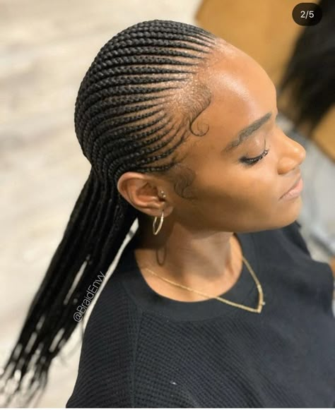 Back Lines Braids, Conrows Lines And Braids 2023, African Women Hair, New Braided Hairstyles, Iconic Hairstyles, Ghana Braids Hairstyles, Corn Rows, Trendy We Fryzurach, Braid Trends