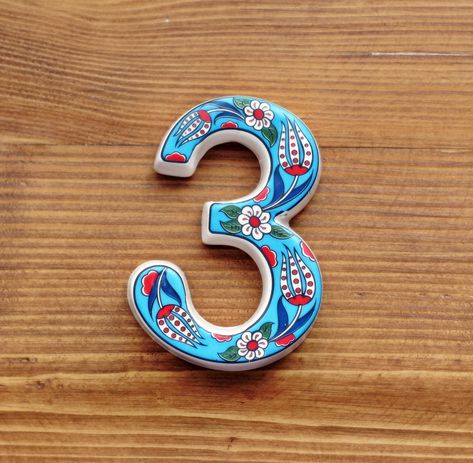 Unique House Numbers, Large House Numbers, Ceramic Tile Crafts, Modern House Numbers Sign, Floral House, Ceramic House Numbers, Retro House, Mailbox Numbers, Elegant Doors